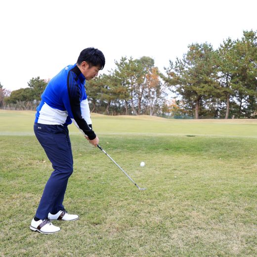 吉田洋一郎の最新ゴルフレッスン/グリーン奥からアプローチを寄せる方法