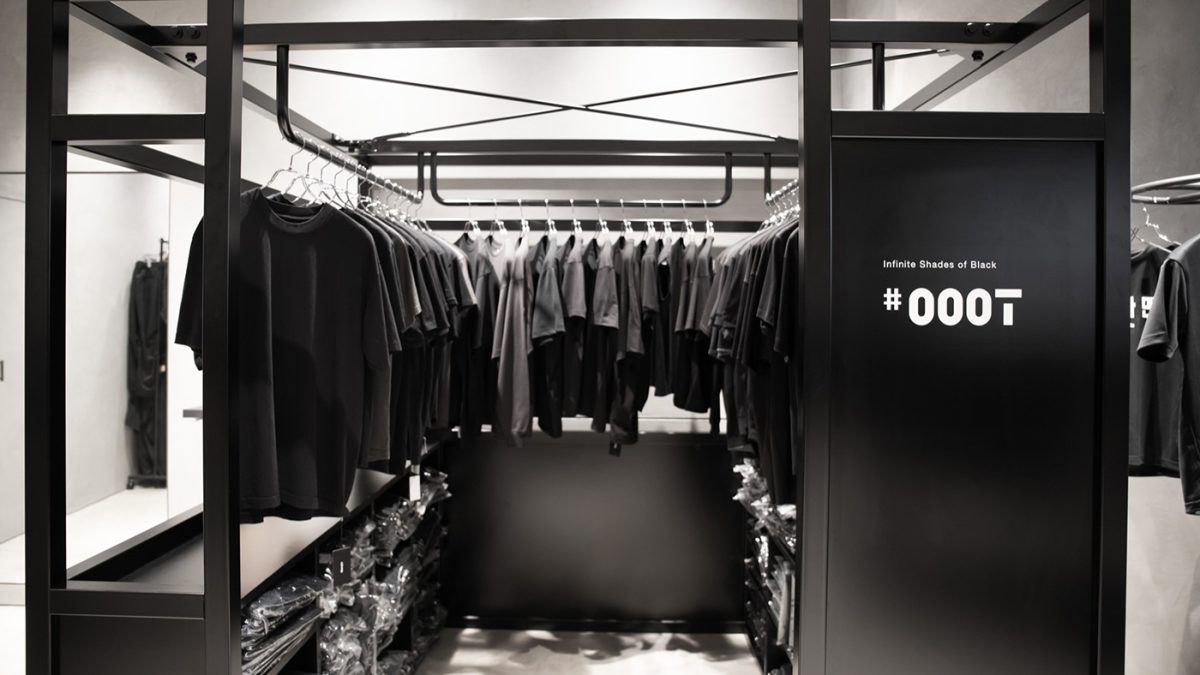 黒Tシャツ専門店「#000T(クロティ)」によるオリジナルTシャツ『#000T_JKT』。