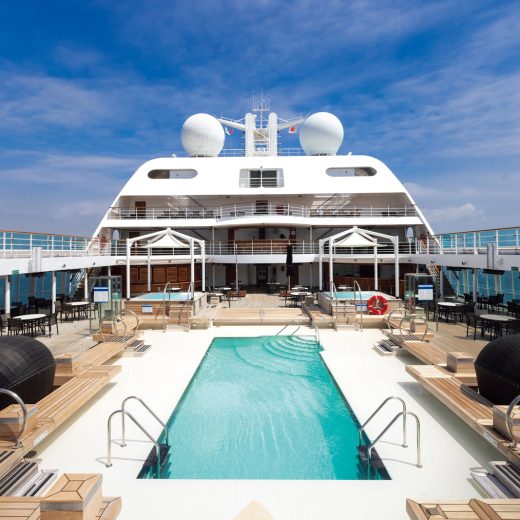 「MITSUI OCEAN FUJI」のプール