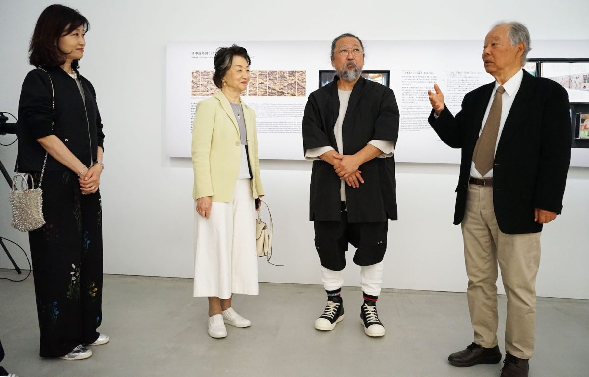 右から、福武財団名誉理事長、福武總一郎さん、村上隆さん、森美術館名誉理事長、森佳子さん、森美術館理事長、森京子さん