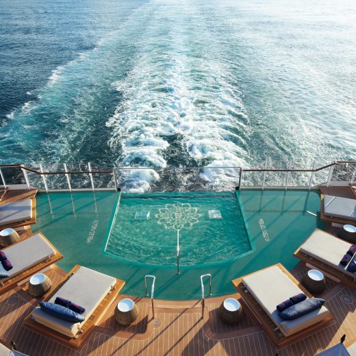 「エクスプローラ II」のインフィニティプール