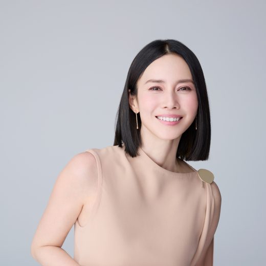 微笑む中谷美紀