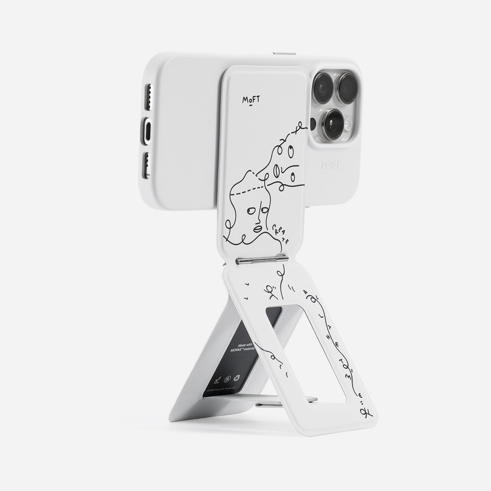 シャンテル・マーティンとコラボしたMOFTのスマホスタンド