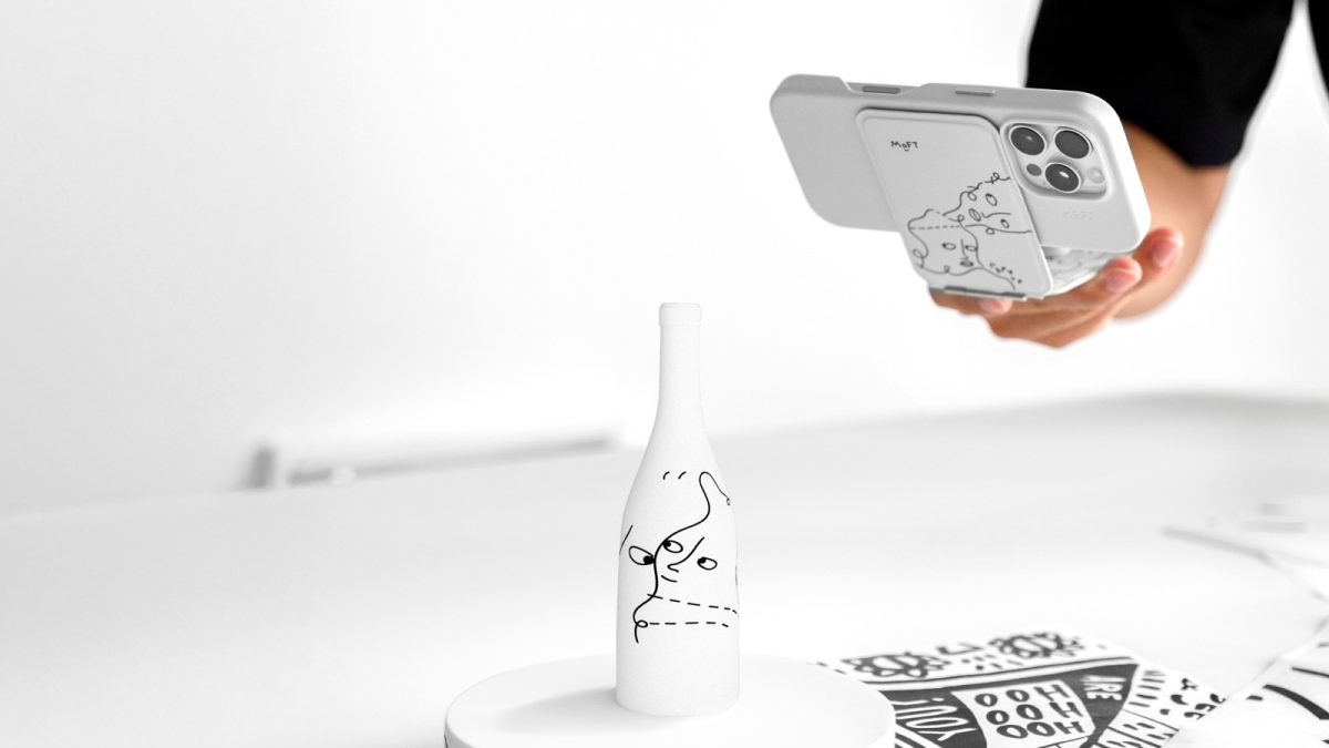 シャンテル・マーティンとコラボしたMOFTのスマホスタンド