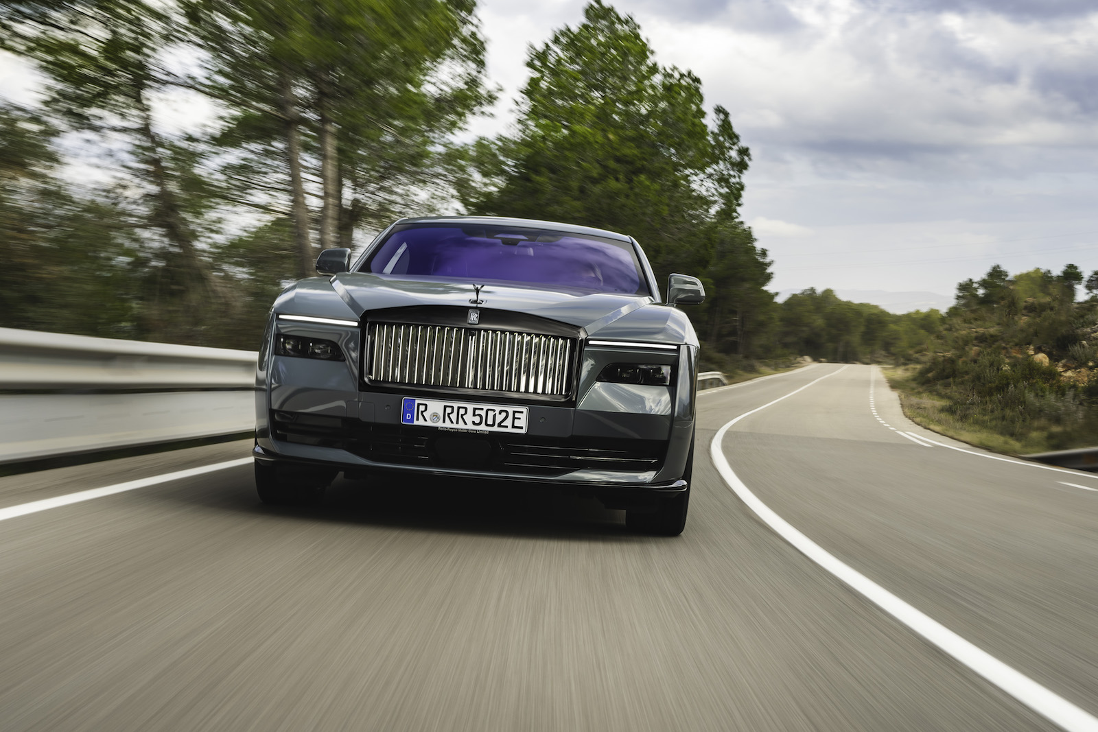 なぜ、ロールス・ロイスは究極のラグジュアリーカーなのか。英国工場