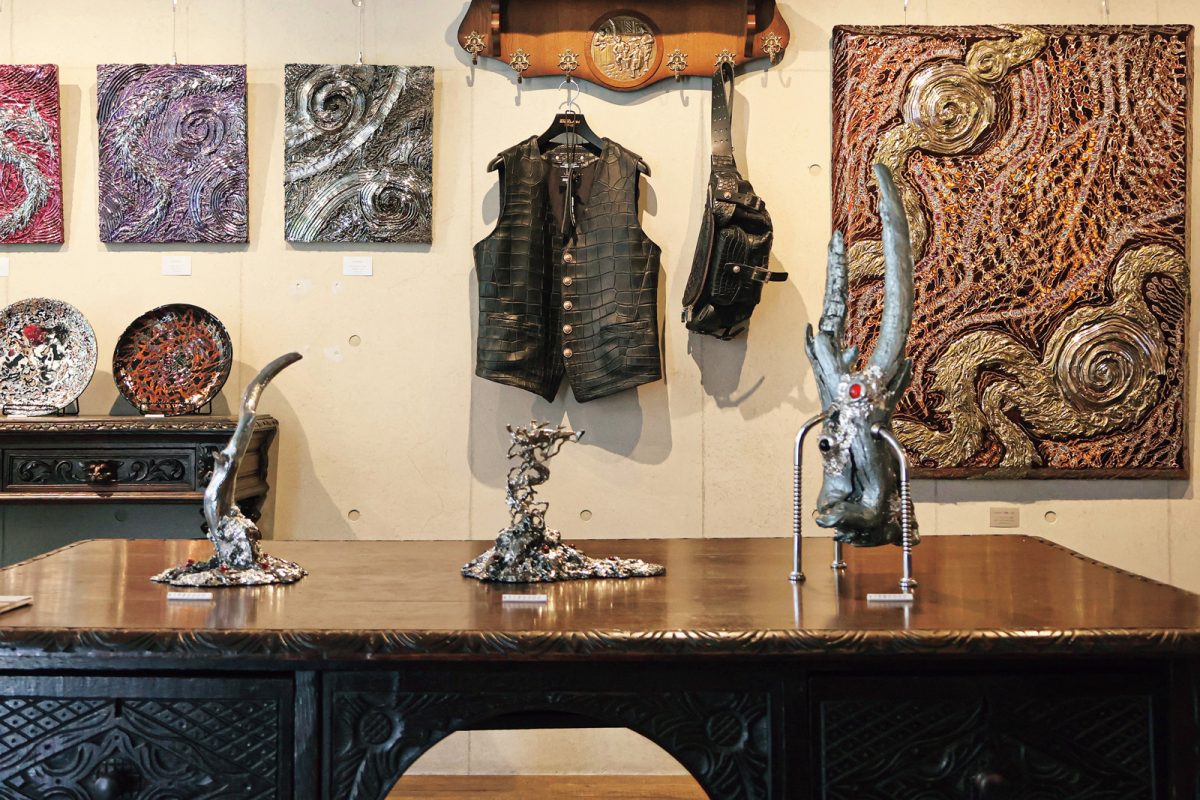 「SYMPANIST UNDULATION BOUTIQUE」の店内ディスプレイ