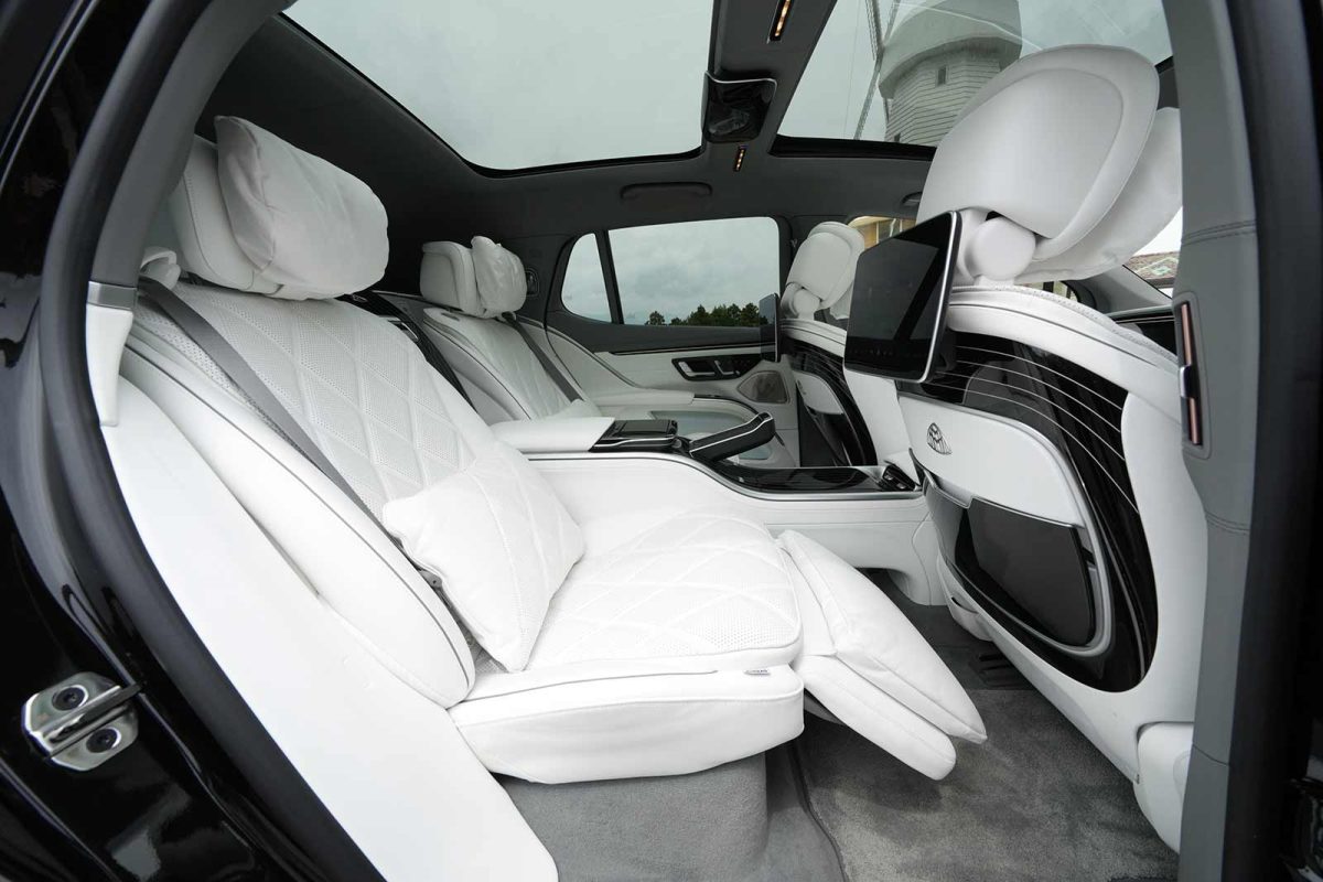 メルセデス・マイバッハEQS680SUV_ファーストクラスパッケージ