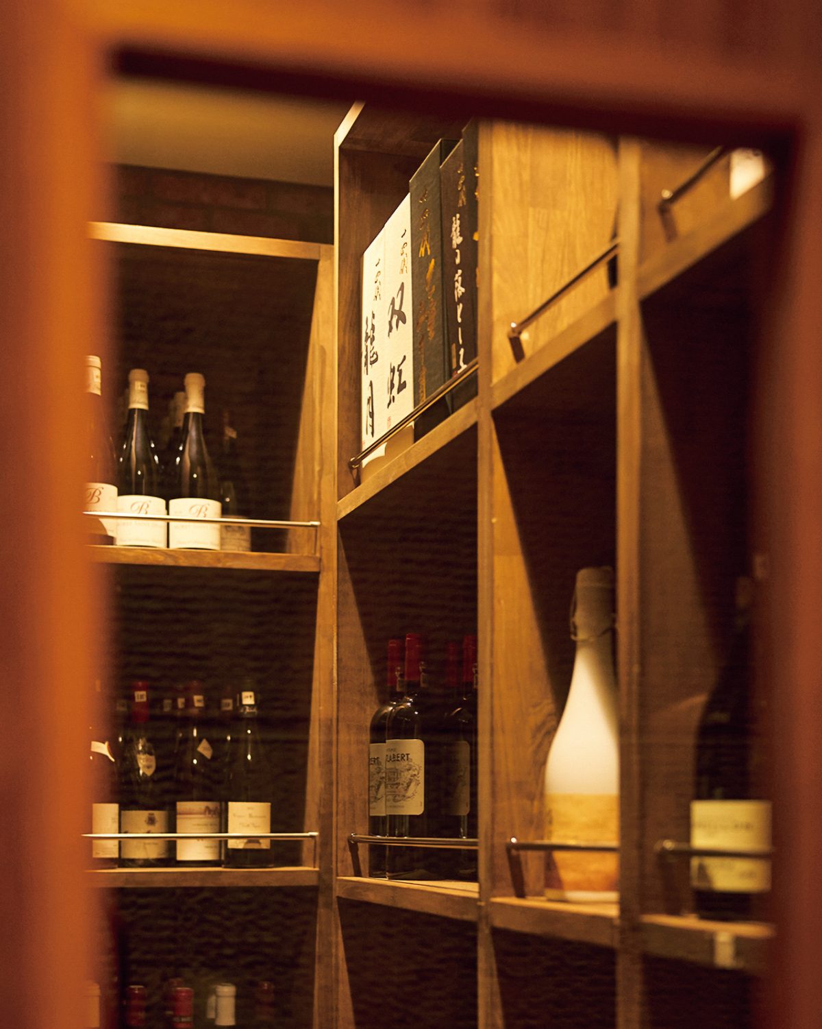 「麻布台 中むら」のウォークインセラー