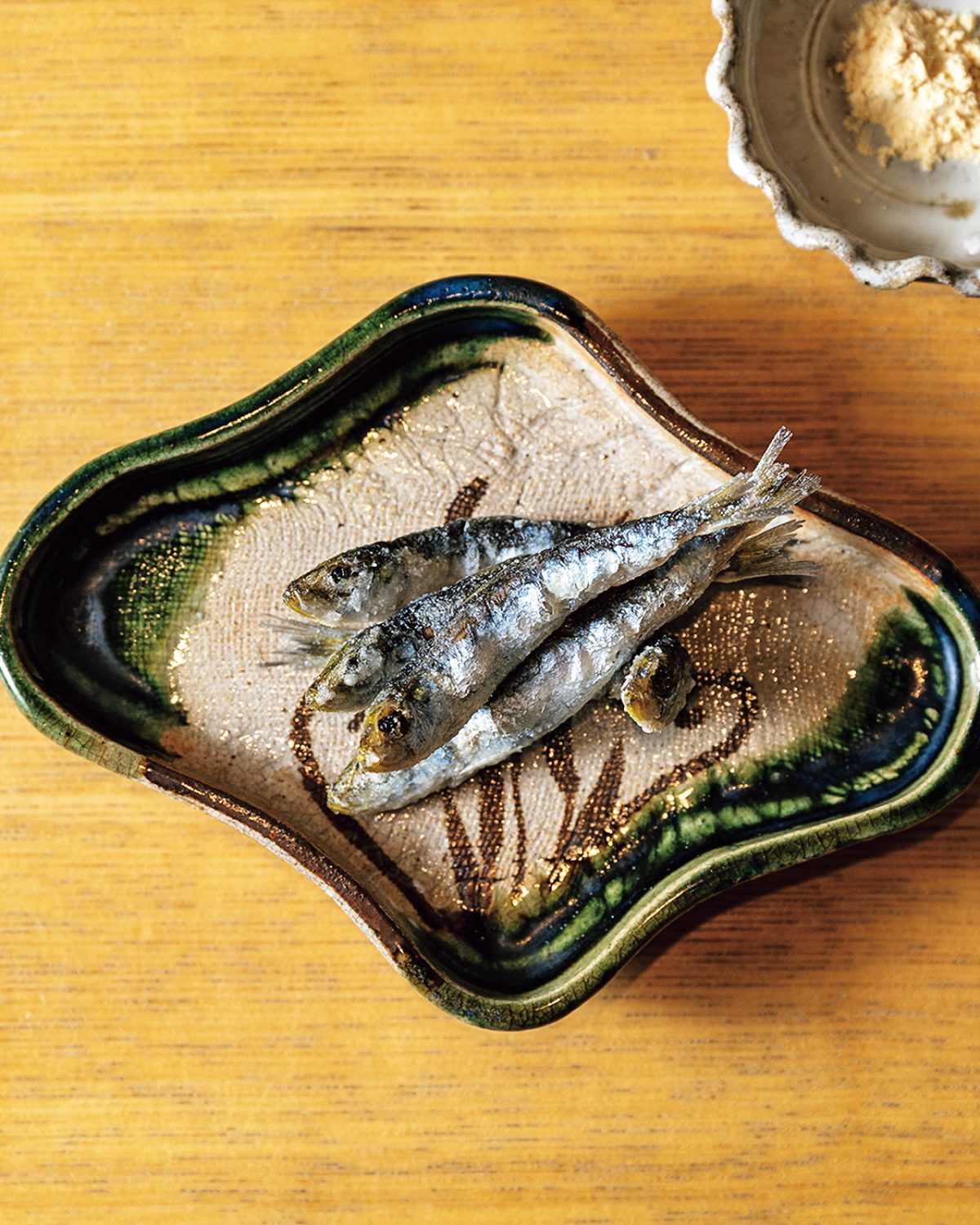 「日本料理 FUJI」の小鰯唐揚げ