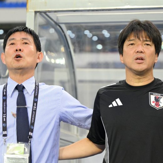 サッカー日本代表コーチの名波浩さんと森保一監督