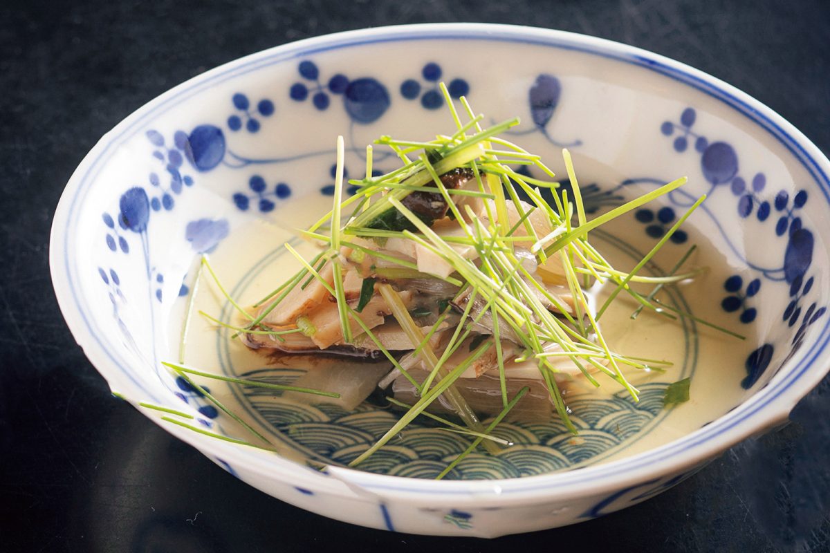 「割烹 樋山」の松茸と白ずいきのお浸し