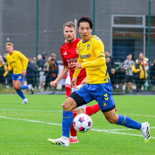 サッカー内野航太郎選手