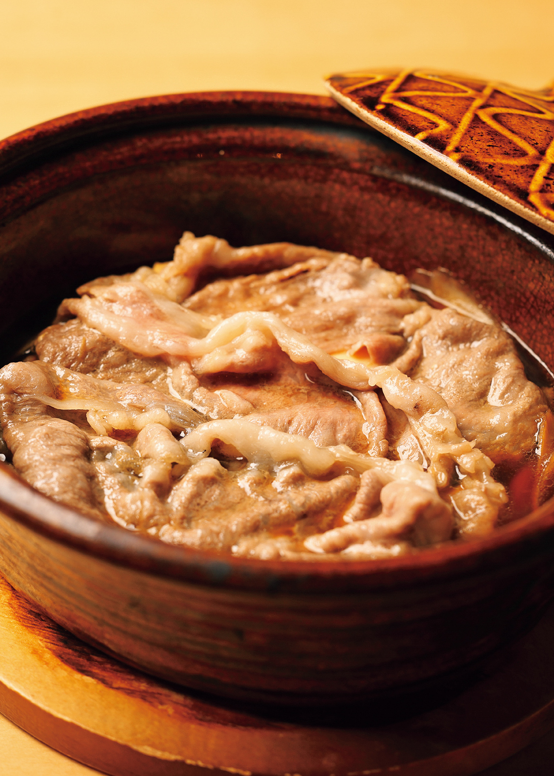 「瑠璃庵」の黒毛和牛リブロース すき焼き風