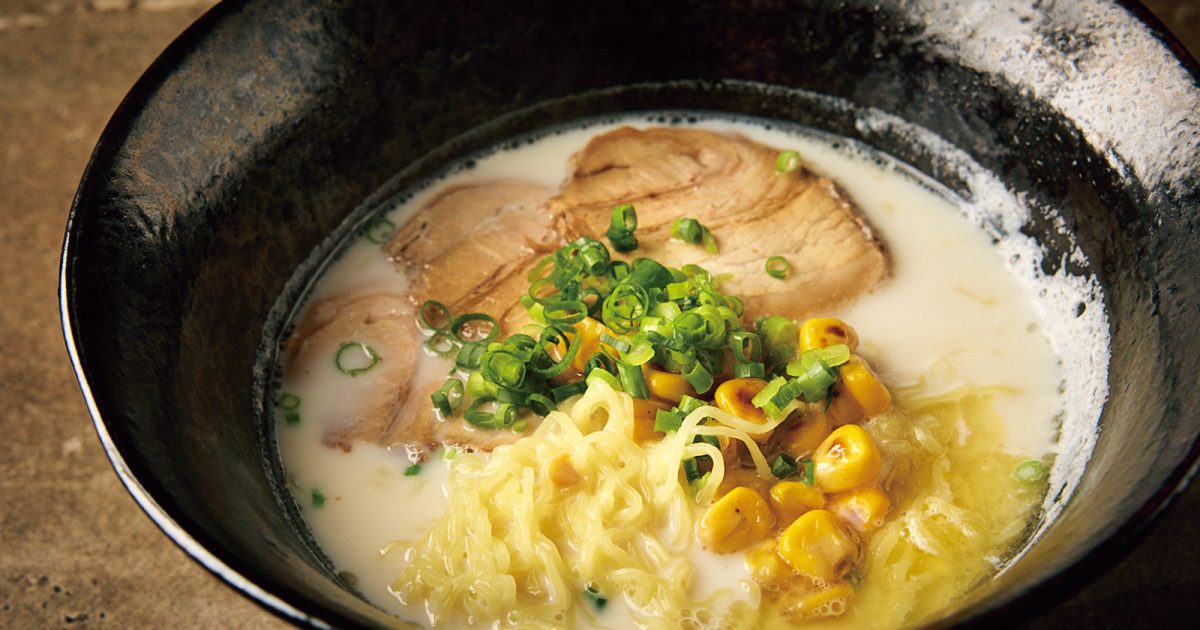 白樺｜小山薫堂推薦の穴場フレンチ「銀座らしからぬ温かな空気感」超裏メニューの牛乳ラーメンとは