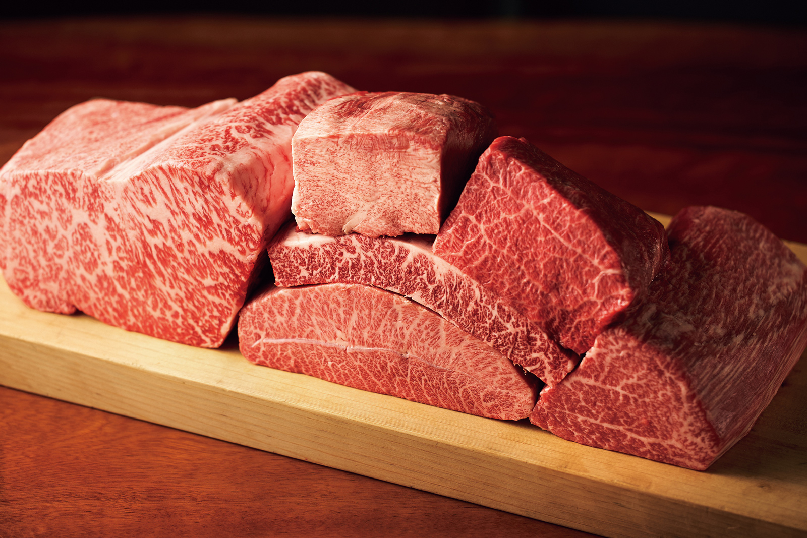 「士士」の肉