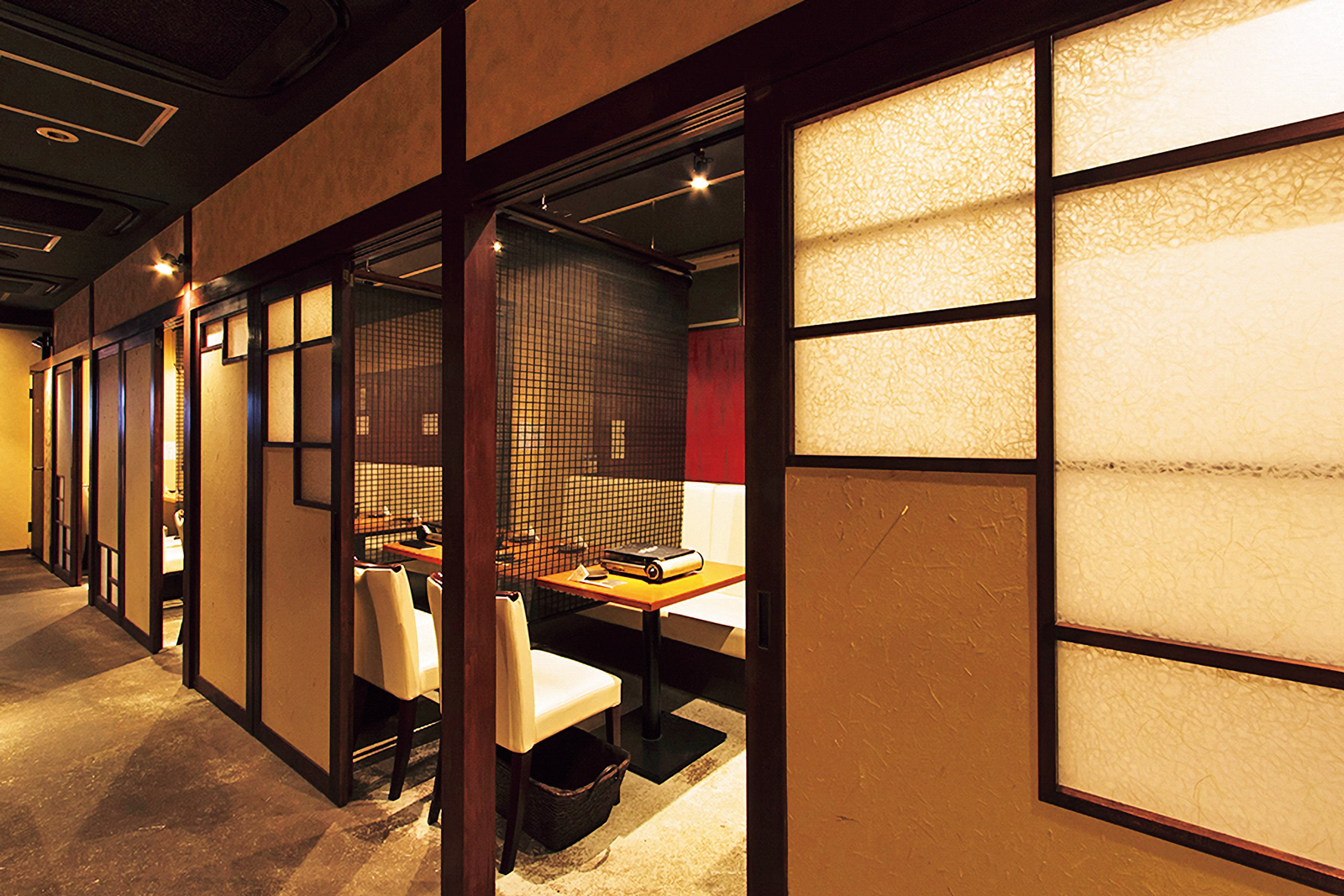 「山本牛臓」の店内