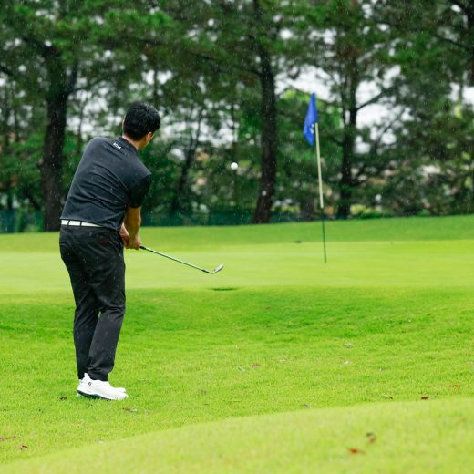 吉田洋一郎の最新ゴルフレッスン／打点や距離感が安定しない…アプローチの精度が上がる、フォロースルーを意識するコツ