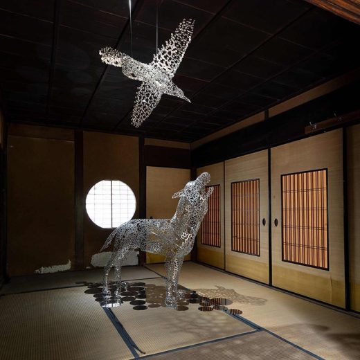 西島雄志氏 作品「シンクロ（2025年）」