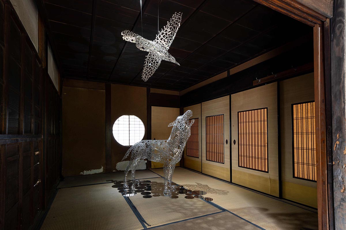 西島雄志氏 作品「シンクロ(2025年)」