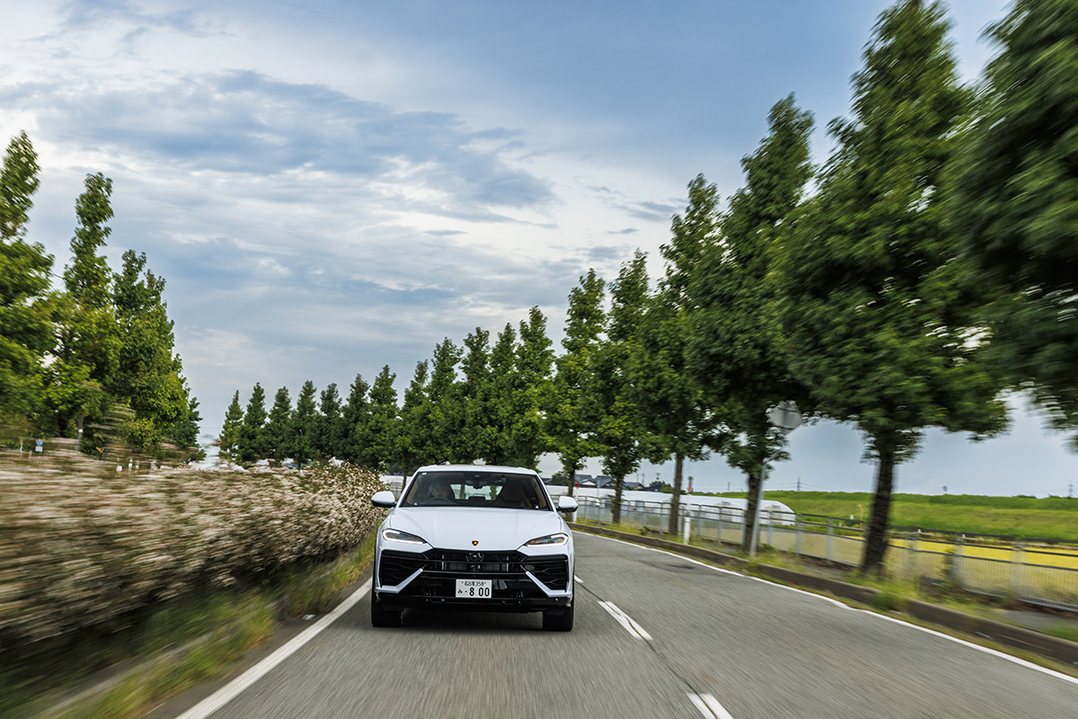 ランボルギーニ・ウルスSE