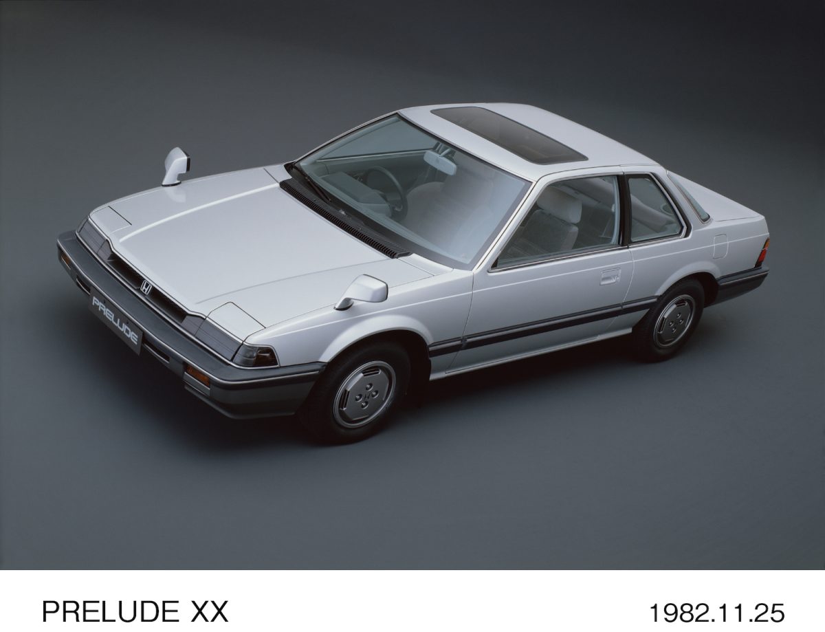 一大ブームを巻き起こした2代目プレリュード。1982年から1987年まで生産された。1983年の時点では、136万円から179万3000円という価格設定だった。