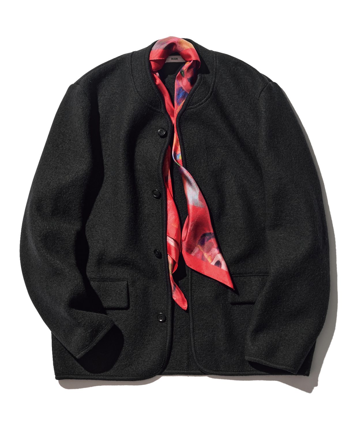 リアのノーカラージャケット