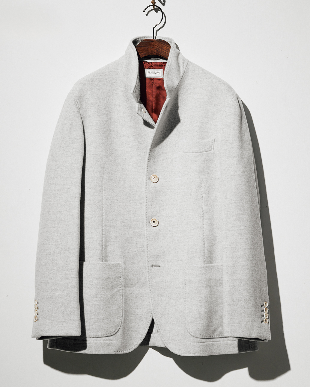 ブルネロクチネリ BRUNELLO CUCINELLI ノーカラー ジャケット ブルネロ クチネリ、ゼニア…大人の普段着にふさわしい、襟なし