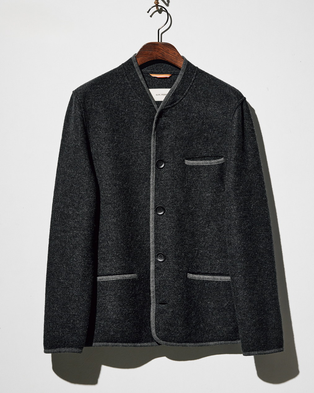 アルぺ ピアノのノーラペルジャケット