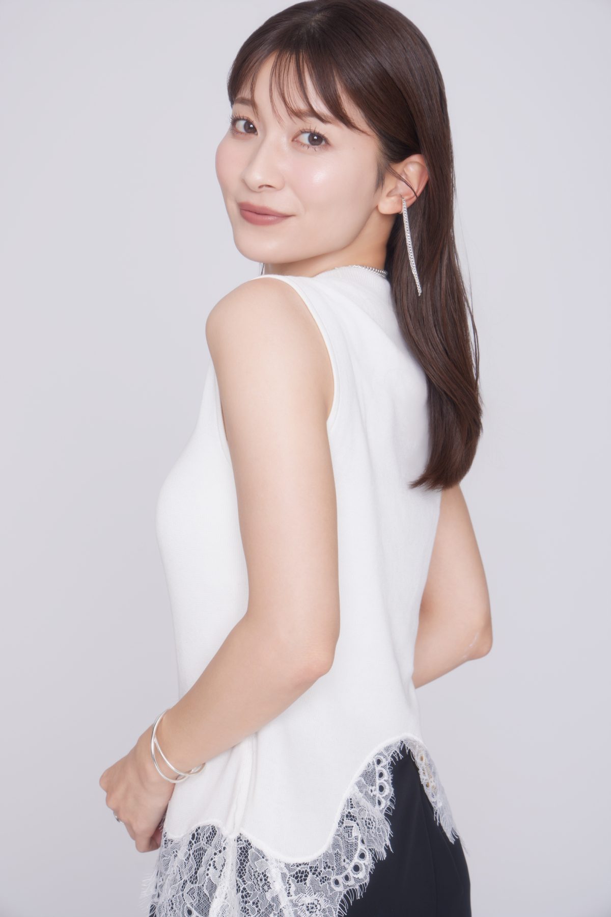フリーアナウンサー・山本里菜