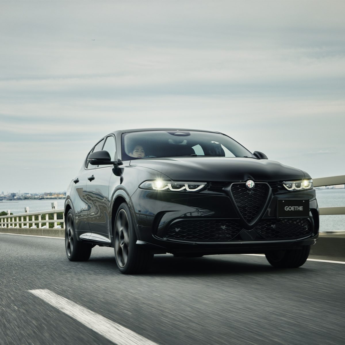 高橋大輔が出会った初イタリア車、アルファ ロメオ新型トナーレ「インテンサ」