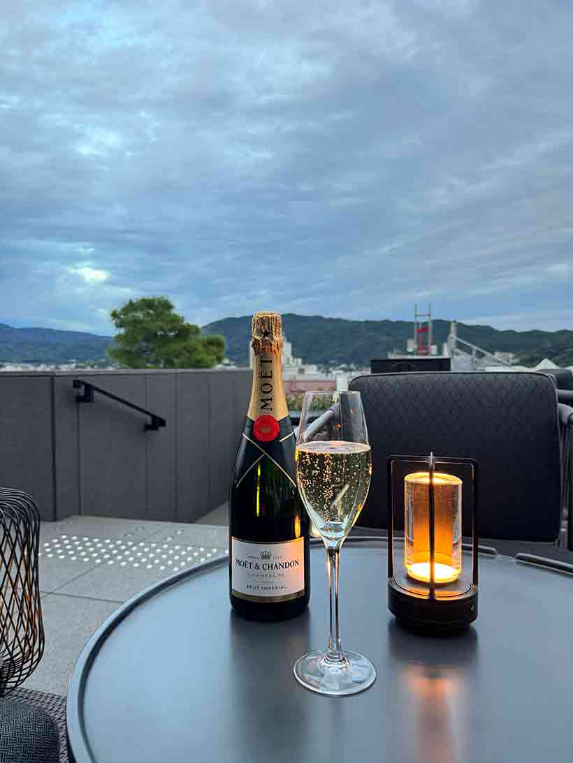 クラウドネスト・ルーフトップバー