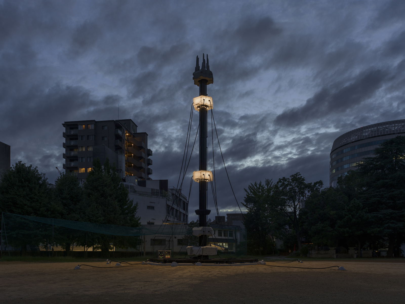 村上春樹『1Q84』のパラレルワールドを現代アートで表現する「岡山芸術