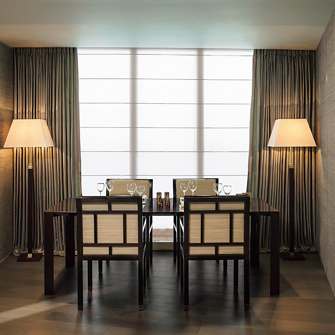 「アルマーニ／カーザ」マニラ