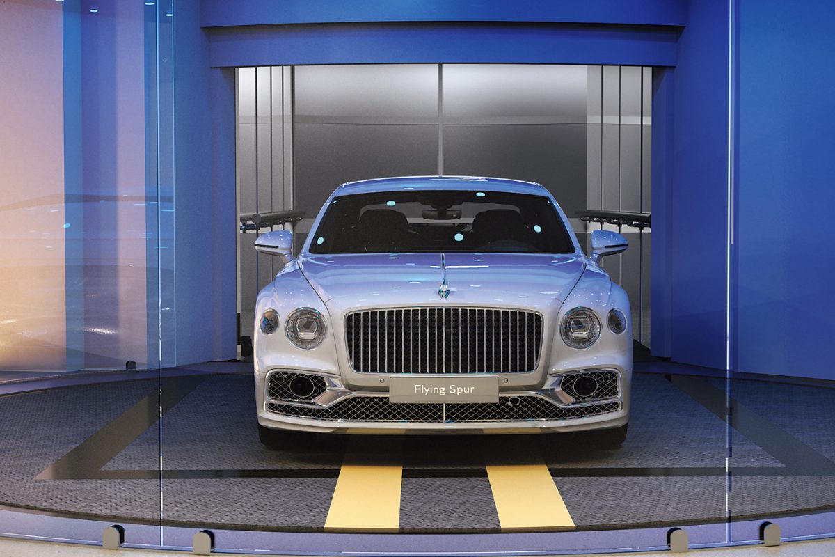 「ベントレー・レジデンス」ガレージ