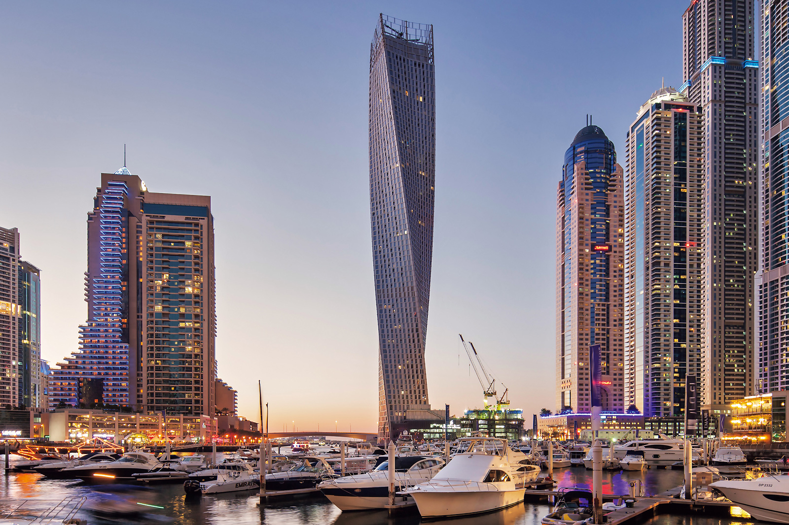 「カヤン・タワー」