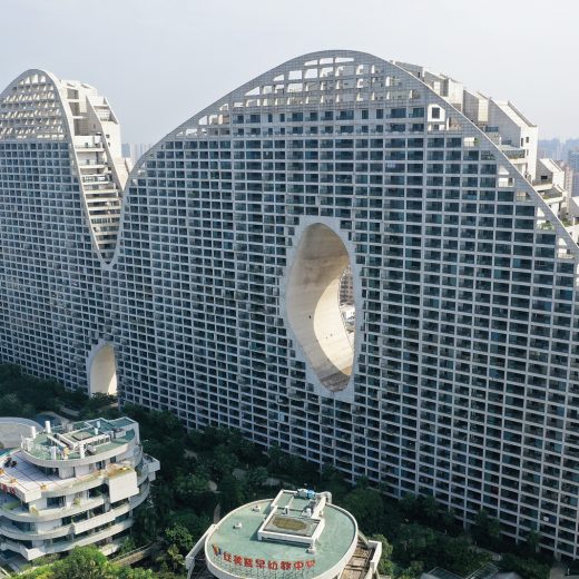 「フェイク・ヒルズ」