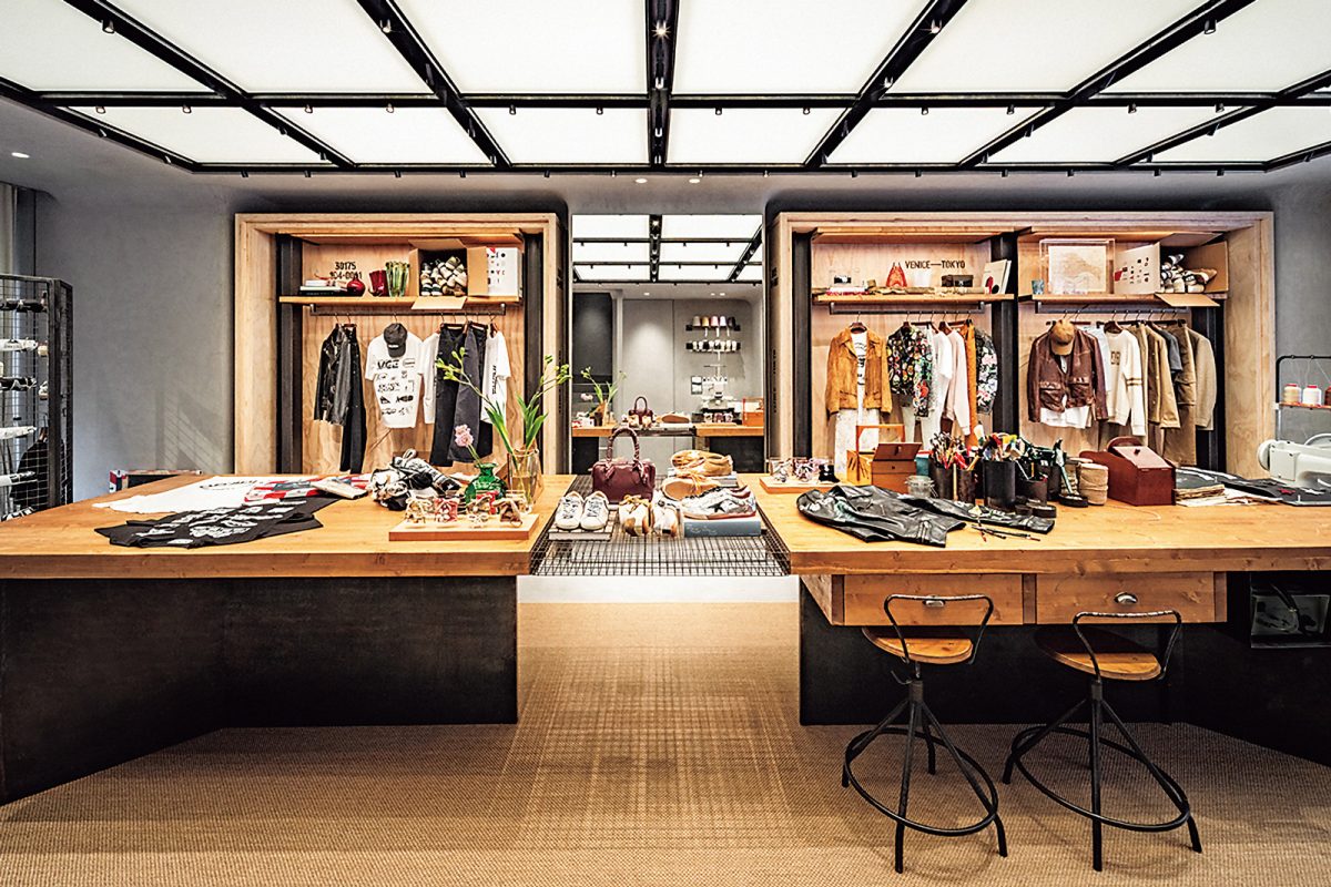 「ゴールデングース」1階