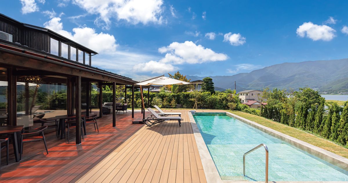 富士・河口湖畔の希少地1,770㎡を独占する贅沢ヴィラ「グランデ」 | GOETHE