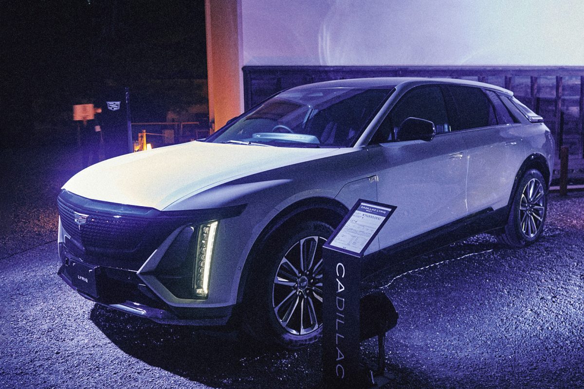 キャデラック初のEV車「LYRIQ」の展示