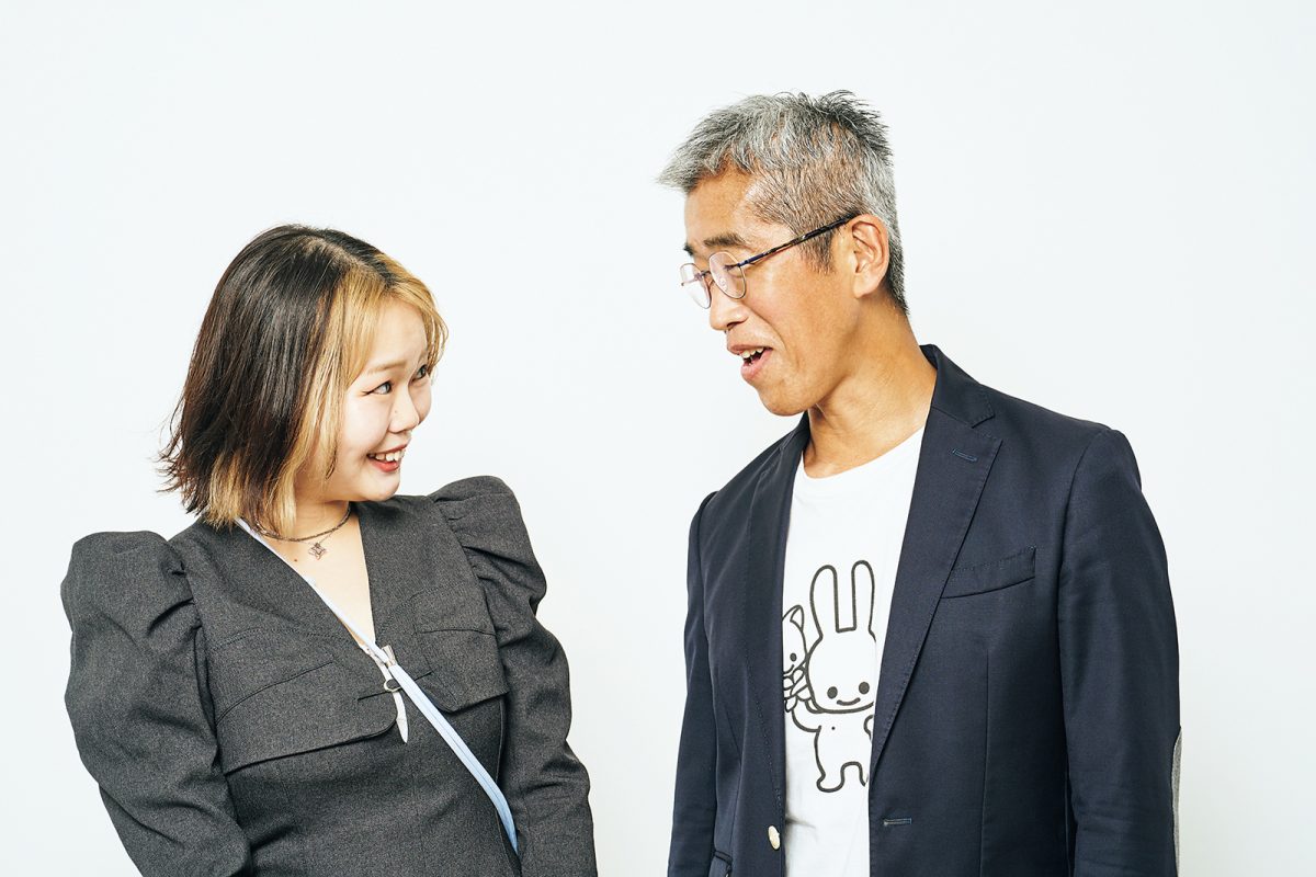 談笑するバブリーさんと岸博幸氏