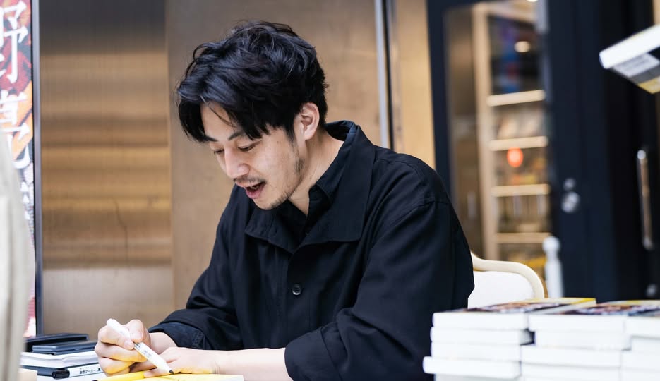 ビジネス書が続々ヒットの西野亮廣が、人々の“ハウツー離れ”を察知！「『方法』や『正解』の時代」は終わり、「『挑戦の物語』が心をつかむ時代」を断言