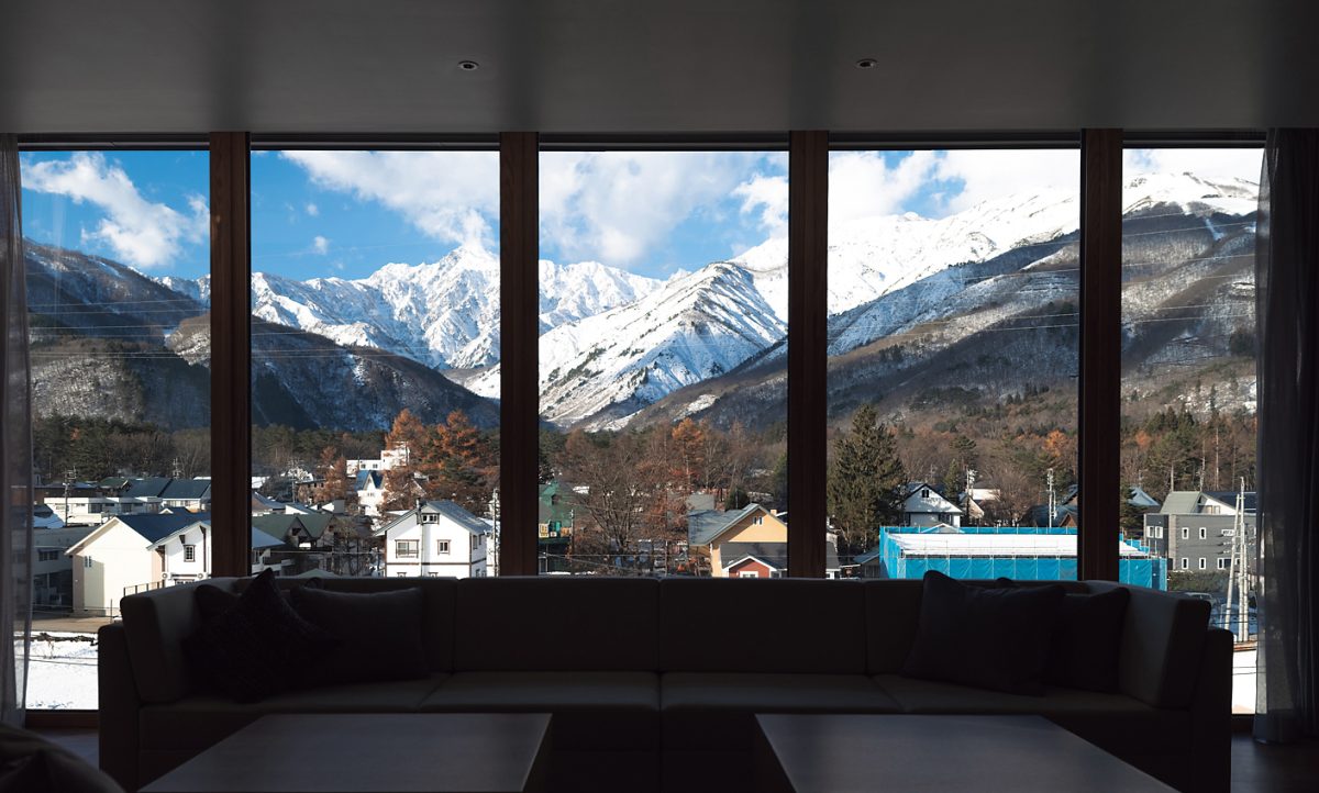 「ホテル ラ ヴィーニュ 白馬 by 温故知新」室内からの眺め