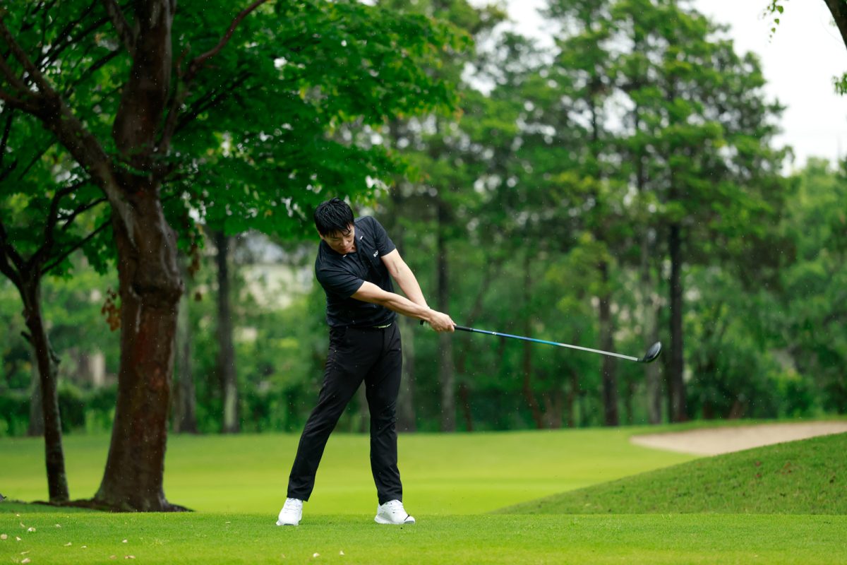 吉田洋一郎の最新ゴルフレッスン/「ヘッドを走らせる」意識が飛距離を落とす? 本当に飛ばすためのスイング理論