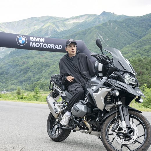 元暴走族総長の落語家、BMW R1250GSで白馬のバイク祭り「MOTORRAD DAYS」爆走