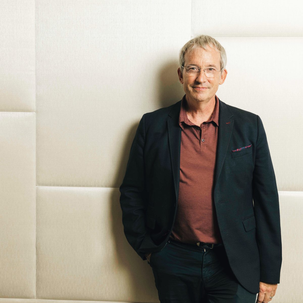 コリン・アングル氏