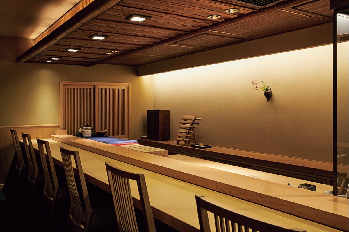 「銀座 虎あら」の店内