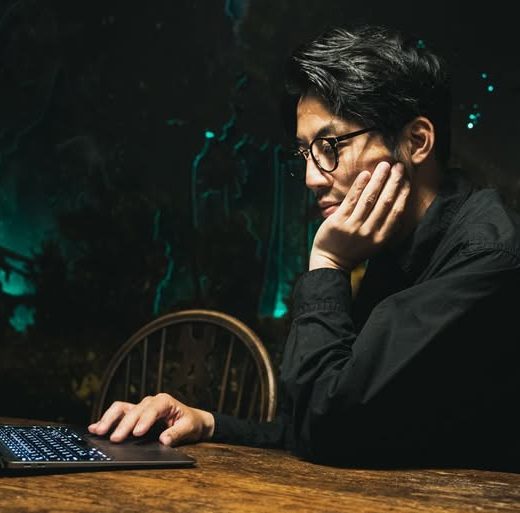 西野亮廣が危険視する「前任者の正常性バイアス」とは？「リーダー交代」は、“隠れていた問題が表に現れるタイミング”だ！