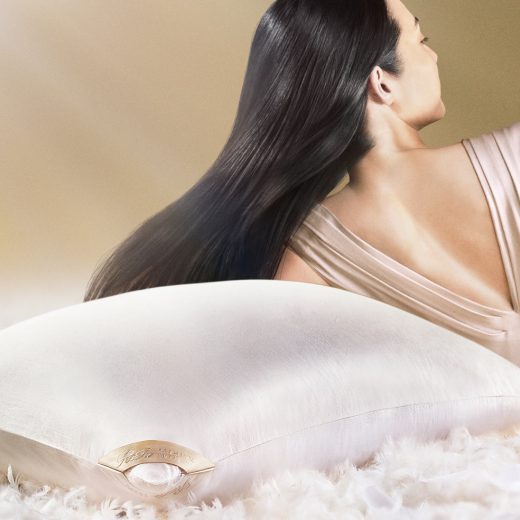 ReFaの最新枕「VITALPILLOW」で睡眠が変わる。美と疲労回復を叶える“究極のリカバリー枕”