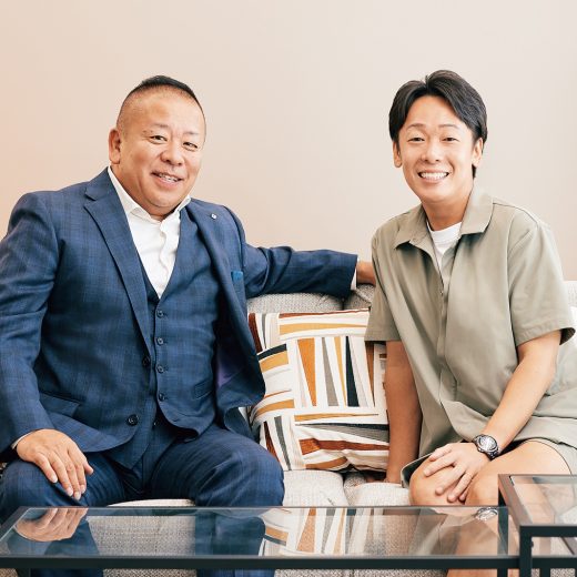 ガモウ執行役員副社長の中根敬氏と、KINUJO HD代表取締役社長の上條亮太氏