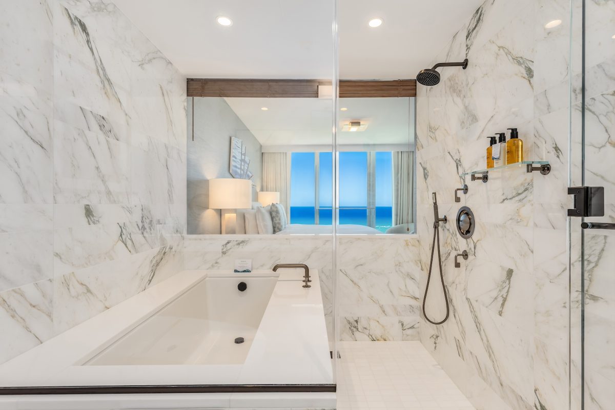 「UMITO ハワイ ザ・リッツ・カールトン・レジデンス・ワイキキビーチ」